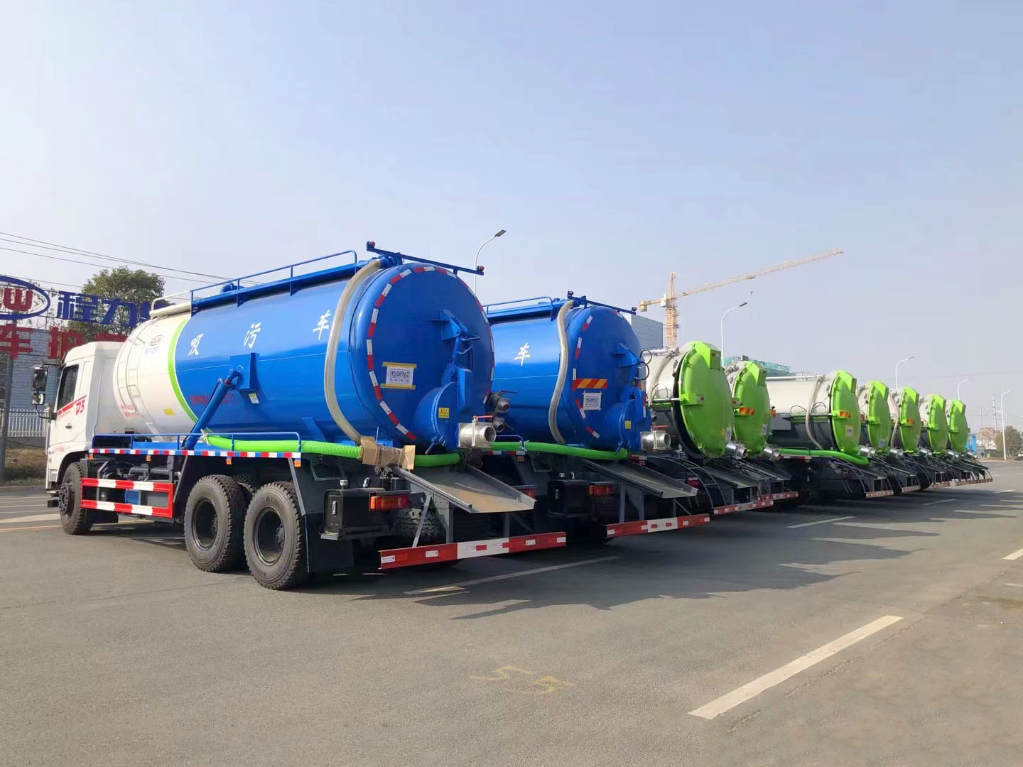 不朽情缘官网登录入口集团环卫东风吸污车顺利发车