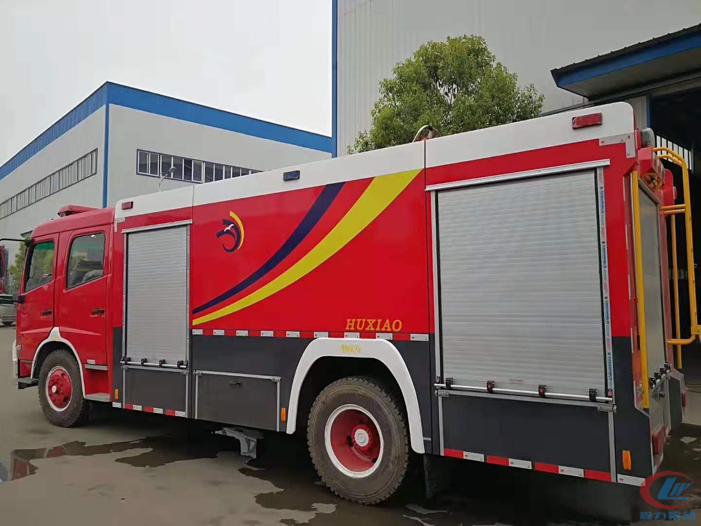 不朽情缘官网登录入口集团东风天锦泡沫消防车背面图