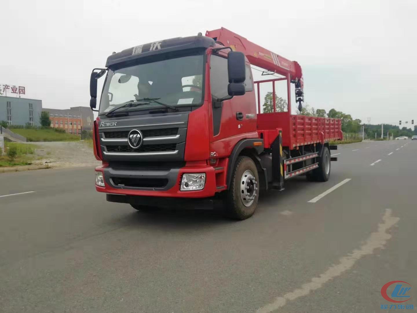 不朽情缘官网登录入口福田8吨随车吊侧面图