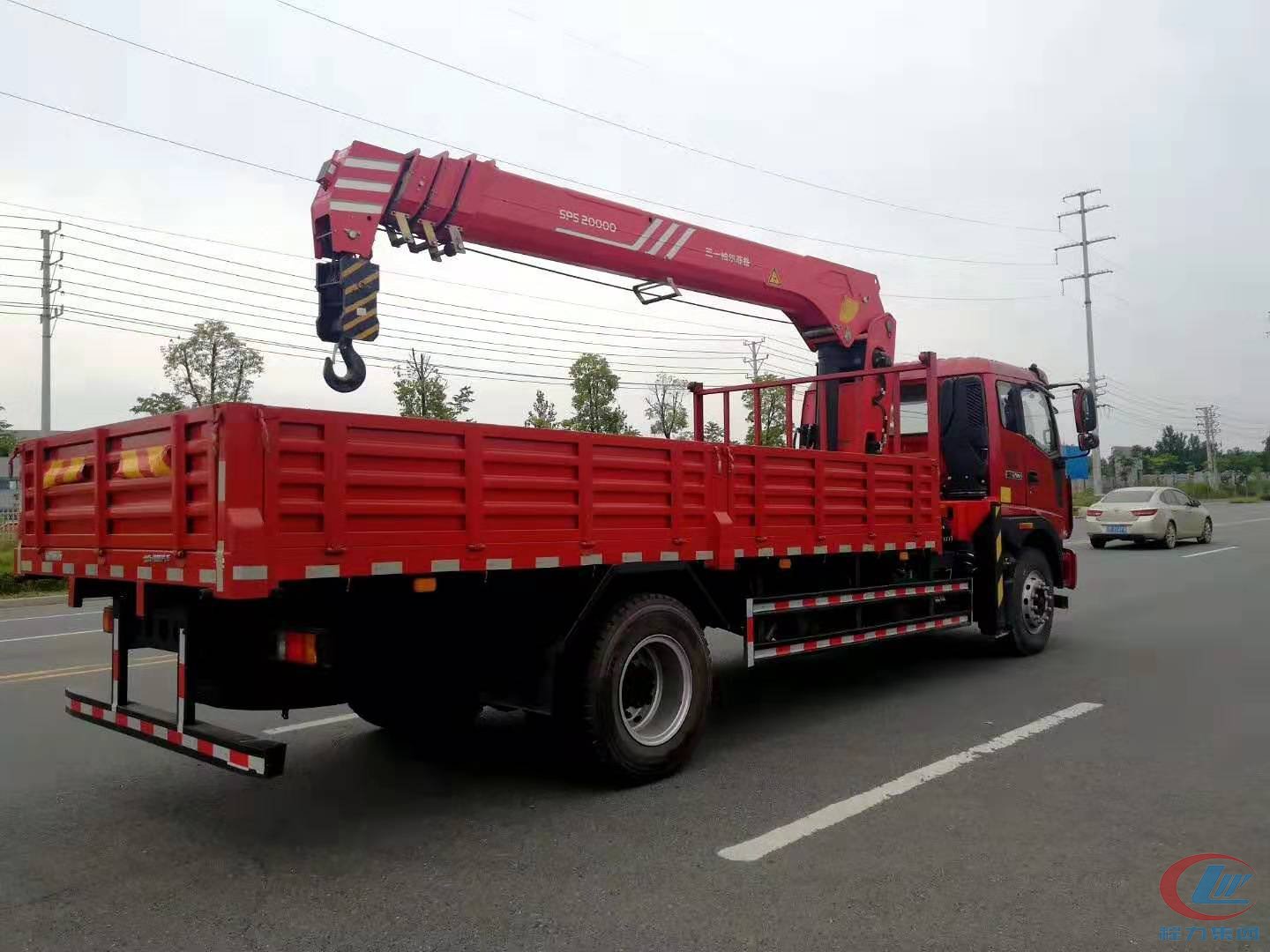 不朽情缘官网登录入口福田瑞沃8吨随车吊侧面图