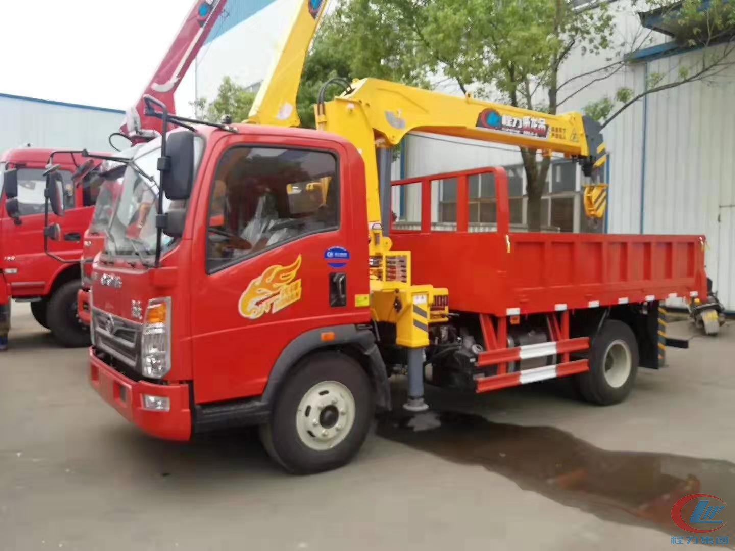 湖北不朽情缘官网登录入口重汽5吨随车吊高清图