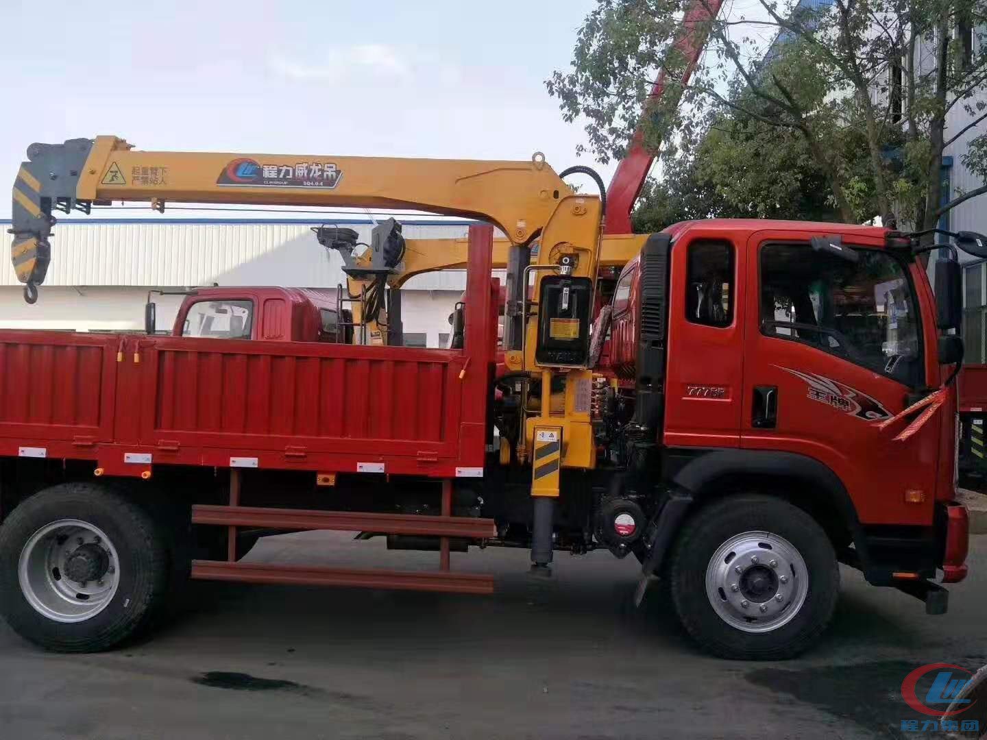 不朽情缘官网登录入口重汽王牌随车吊