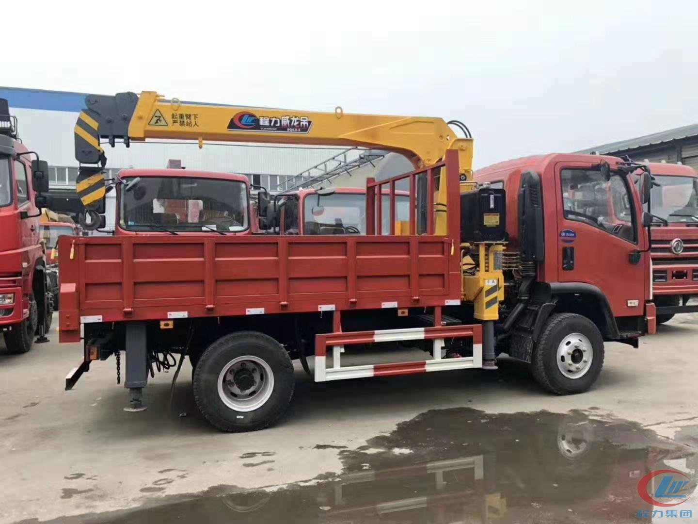 湖北不朽情缘官网登录入口大运5吨随车吊侧面图