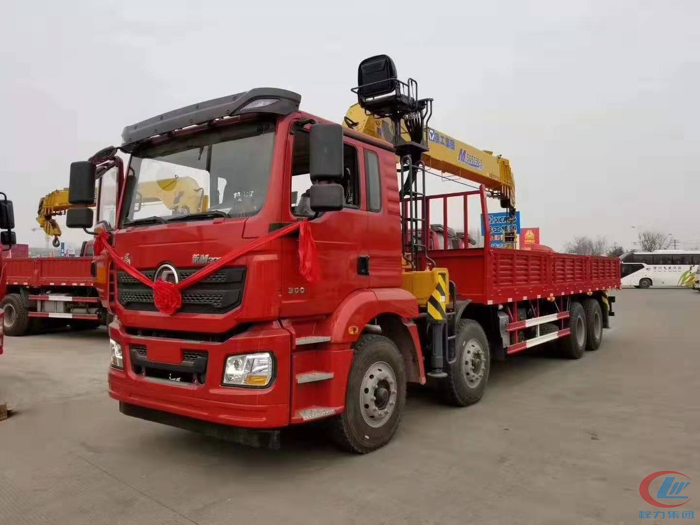 湖北不朽情缘官网登录入口陕汽德龙前四后八徐工随车吊