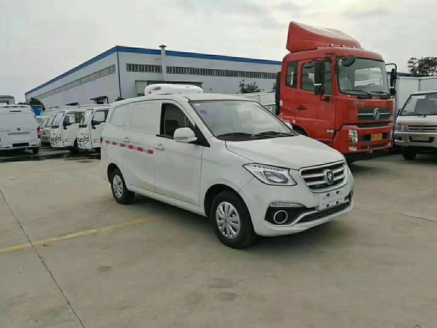 福田IX5面包冷藏车