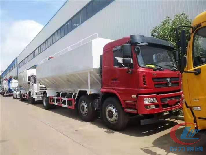 不朽情缘官网登录入口陕汽轩德小三轴散装饲料车