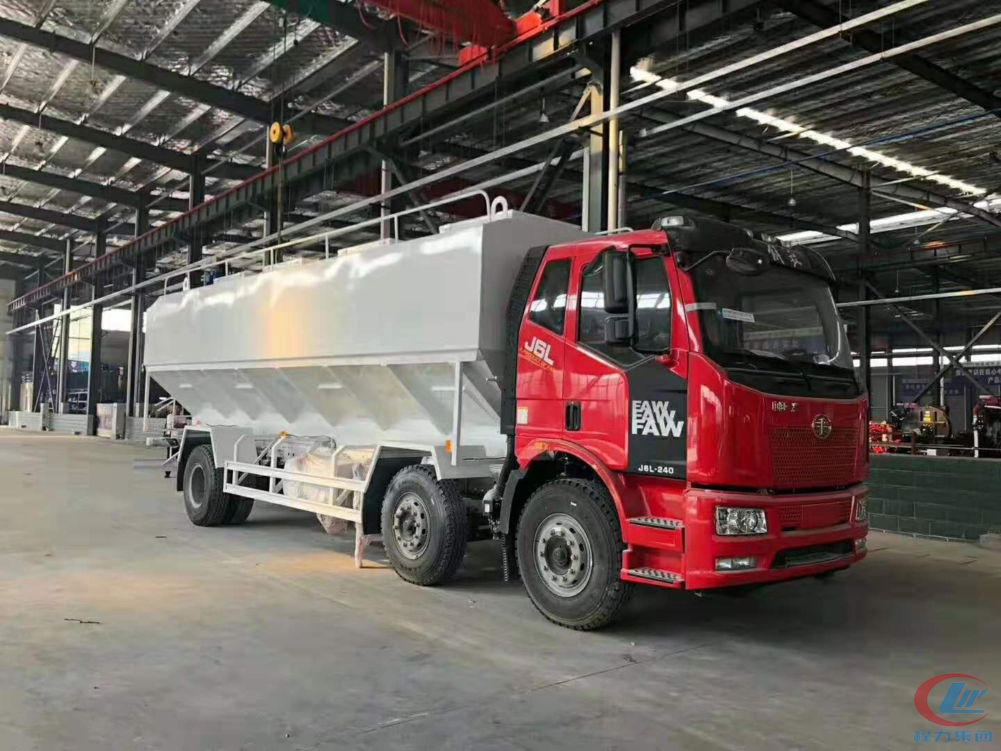 不朽情缘官网登录入口解放J6散装饲料运输车侧面图