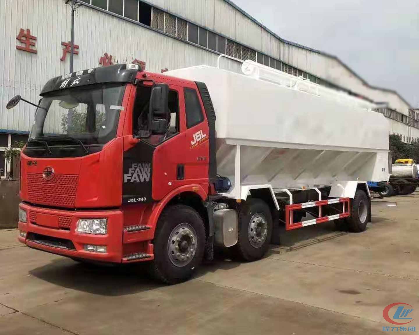 不朽情缘官网登录入口解放J6L小三轴散装饲料运输车高清图