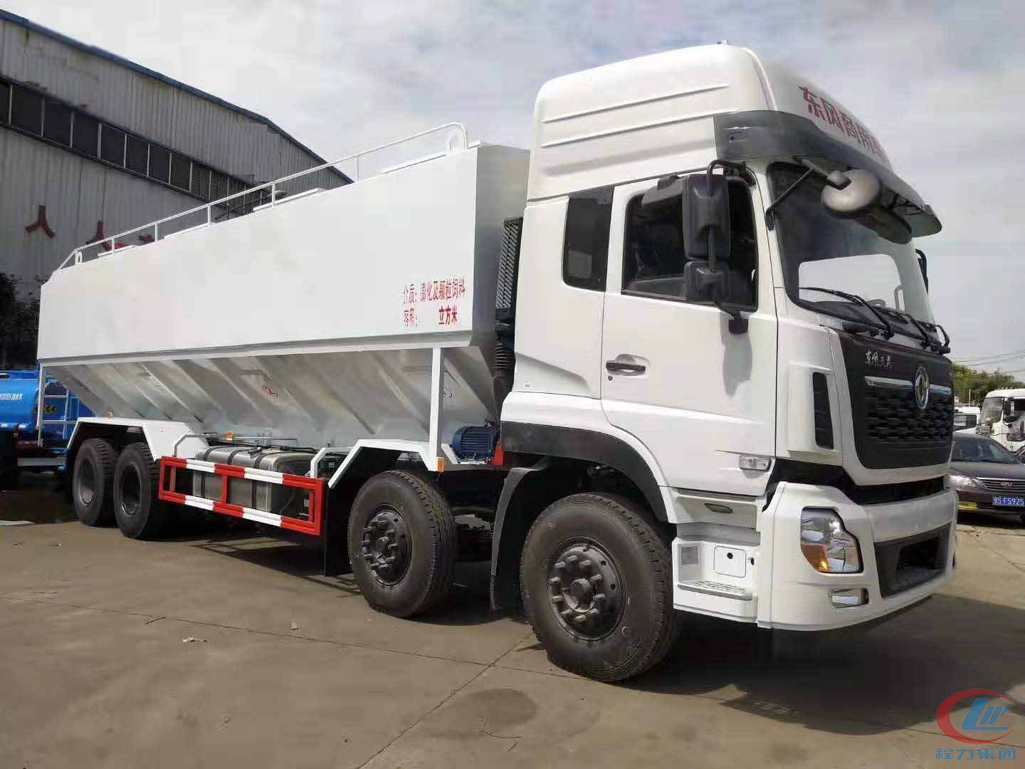 不朽情缘官网登录入口集团东风天龙饲料车高清图