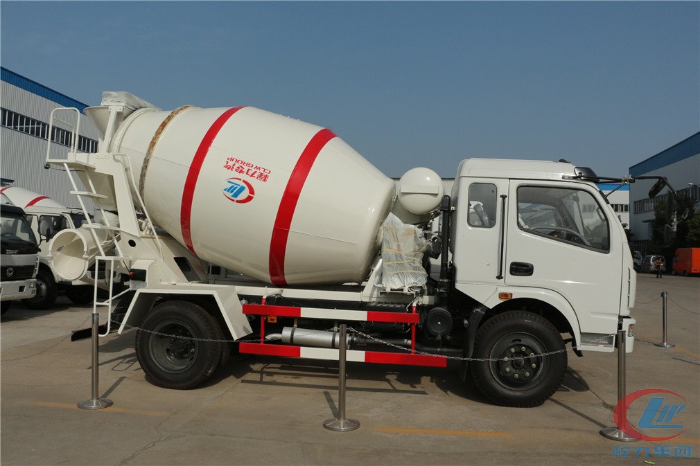 湖北不朽情缘官网登录入口东风多利卡搅拌车侧面图