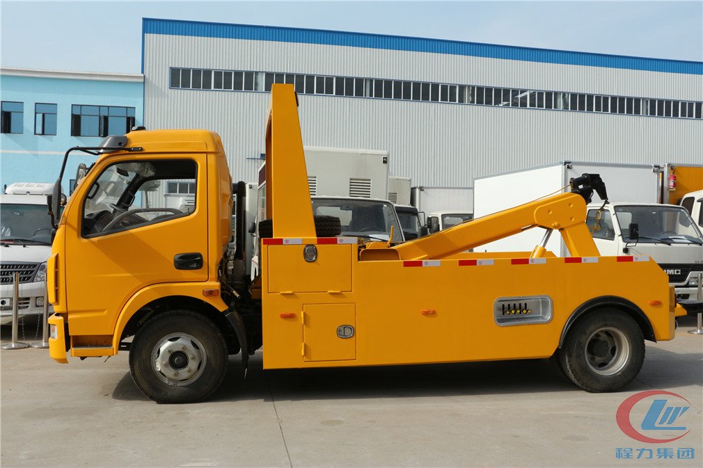 不朽情缘官网登录入口东风大多利卡一拖一清障车侧面图