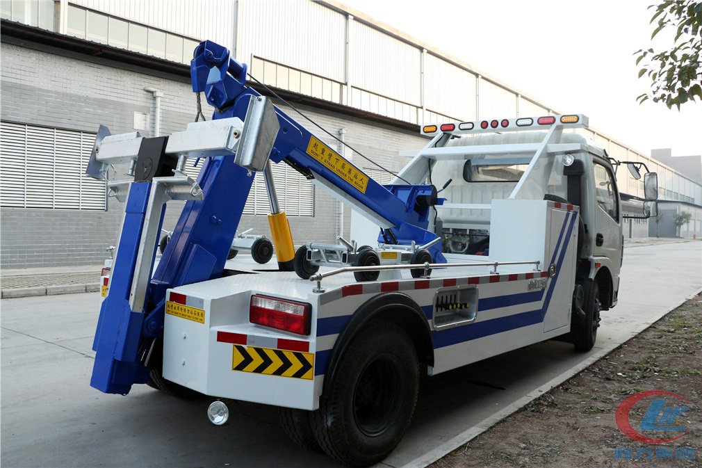 不朽情缘官网登录入口东风大多利卡一拖一清障车侧面图