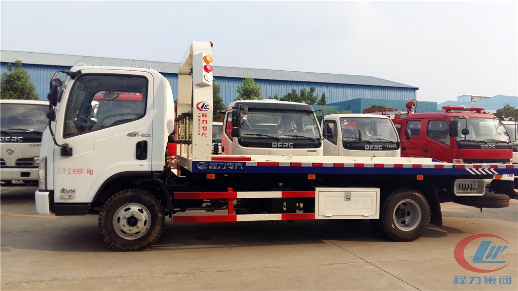 不朽情缘官网登录入口集团解放一拖二清障车侧面图
