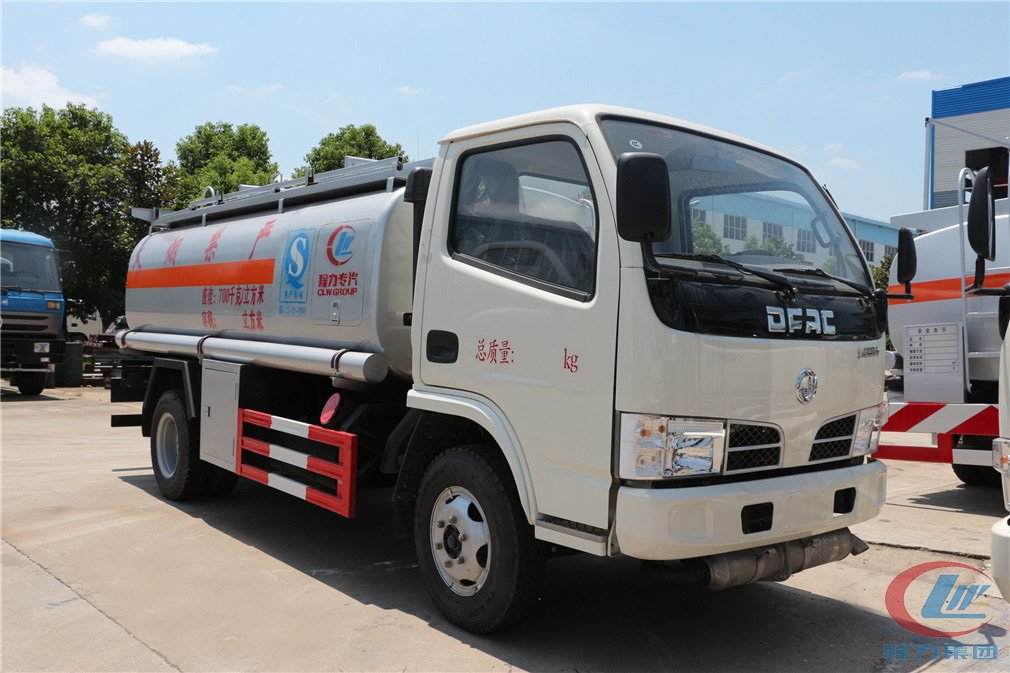 不朽情缘官网登录入口东风小多利卡(5方)加油车高清车