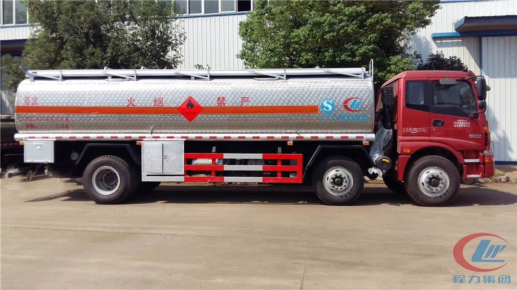 不朽情缘官网登录入口福田欧曼小三轴(26方)铝合金运油车侧面图