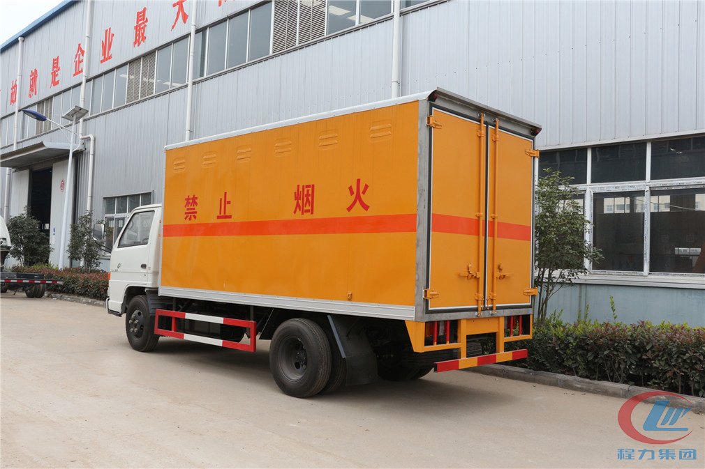 不朽情缘官网登录入口集团江铃JMC爆破器材运输车侧面图