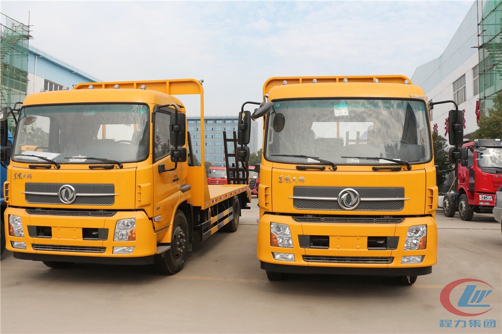 不朽情缘官网登录入口东风天锦平板运输车正面图