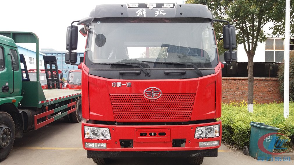 湖北不朽情缘官网登录入口解放小三轴平板运输车正面图