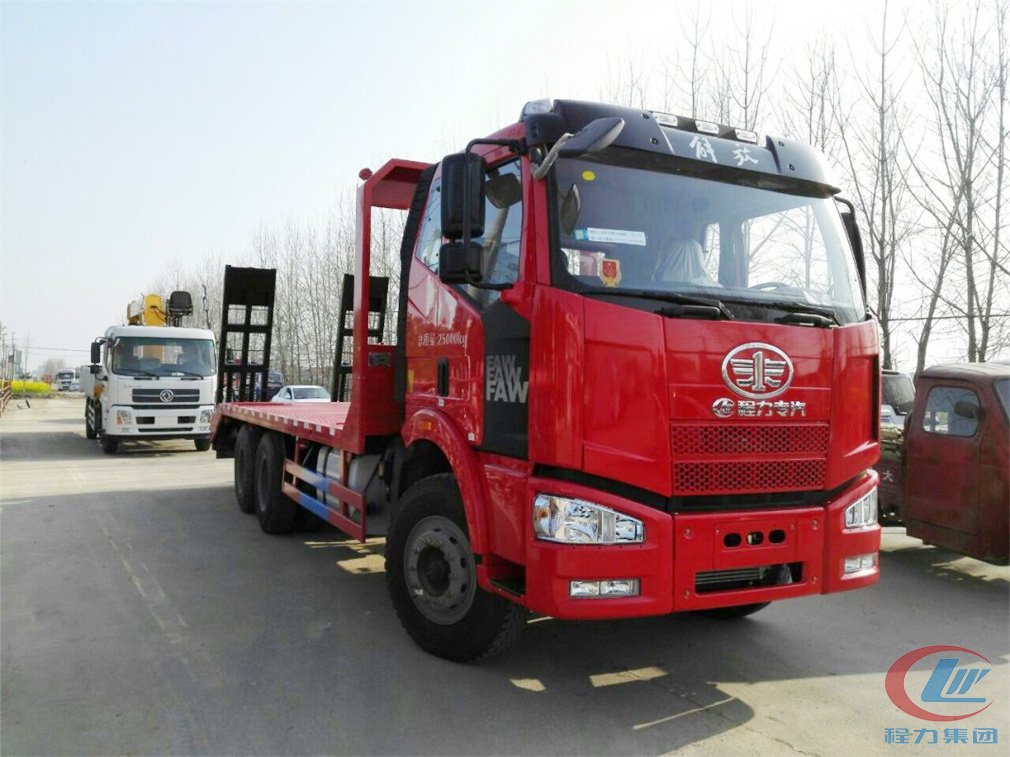 湖北不朽情缘官网登录入口解放小三轴平板运输车侧面图