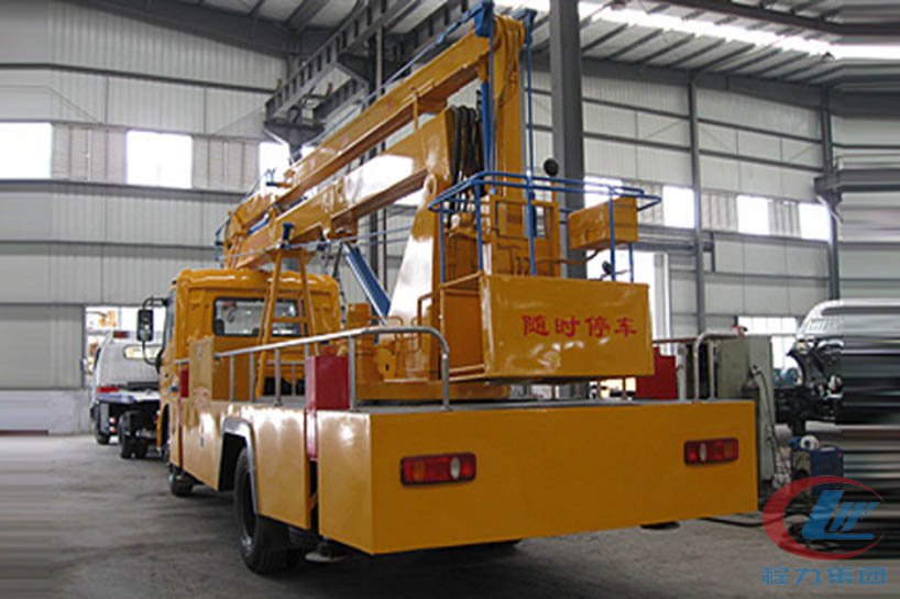 湖北不朽情缘官网登录入口东风24米高空作业车侧面图