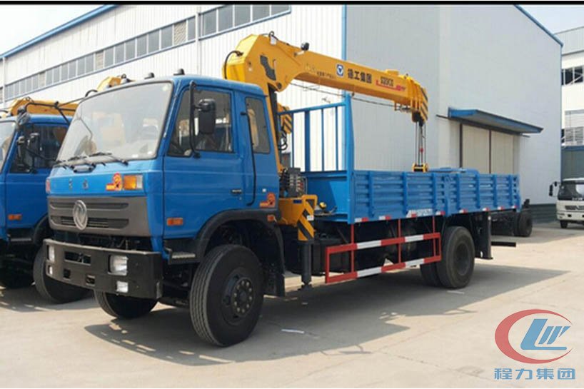 不朽情缘官网登录入口东风153 8吨随车吊侧面图