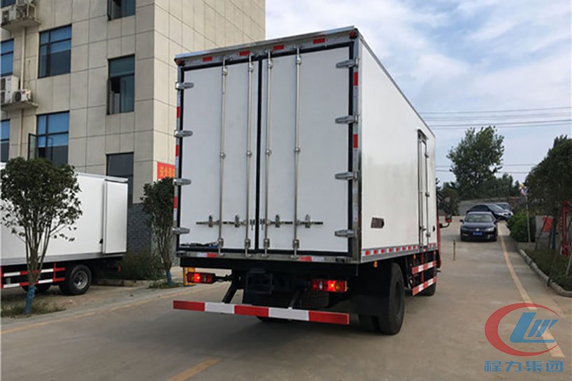 不朽情缘官网登录入口集团东风天锦冷藏车（厢长6.1米）侧面图