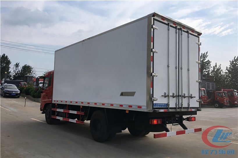 不朽情缘官网登录入口集团东风天锦冷藏车（厢长6.1米）侧面图