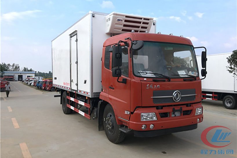不朽情缘官网登录入口集团东风天锦冷藏车（厢长6.1米）侧面图
