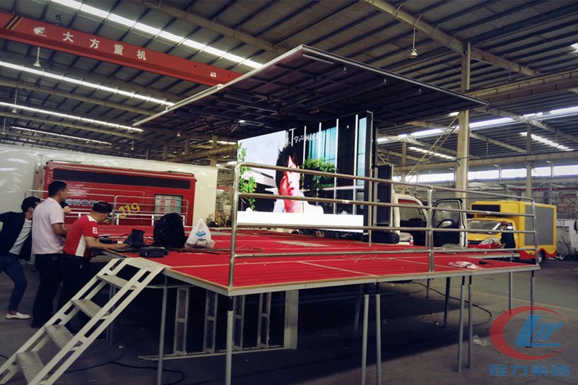 湖北不朽情缘官网登录入口凯马4.2米厢长舞台车侧面图