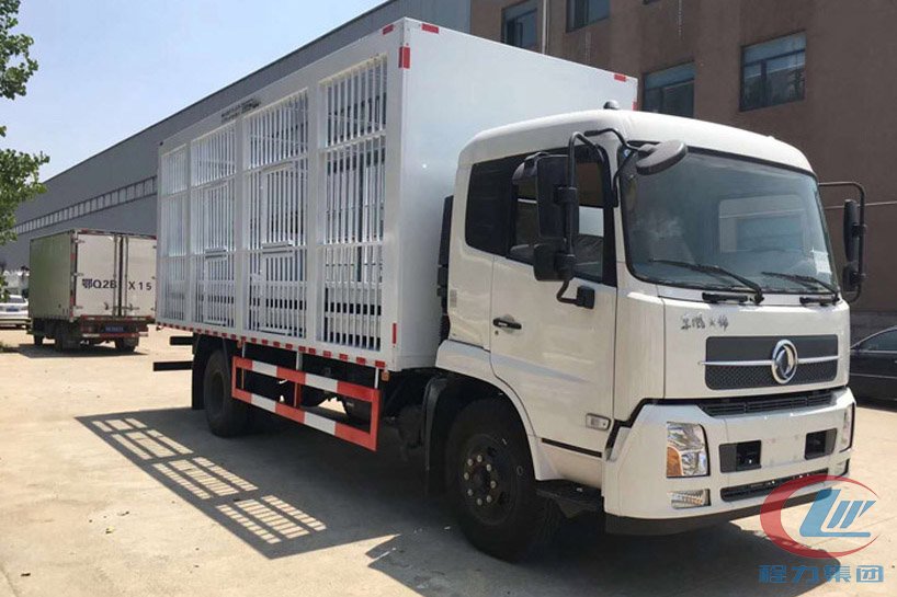 东风天锦6米8运猪车、畜禽运输车侧面图