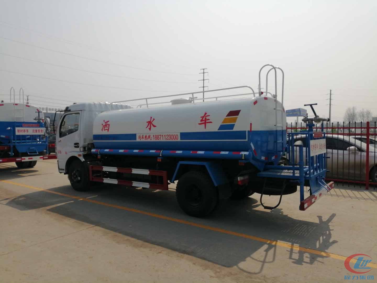 不朽情缘官网登录入口威牌东风多利卡洒水车