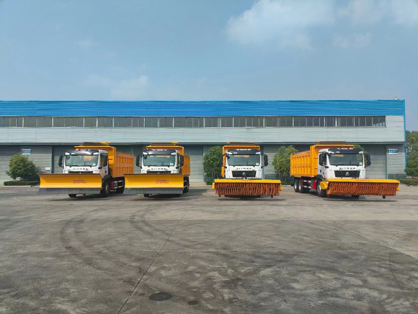 不朽情缘官网登录入口除雪设备系列汕德卡除雪车批量订单发车