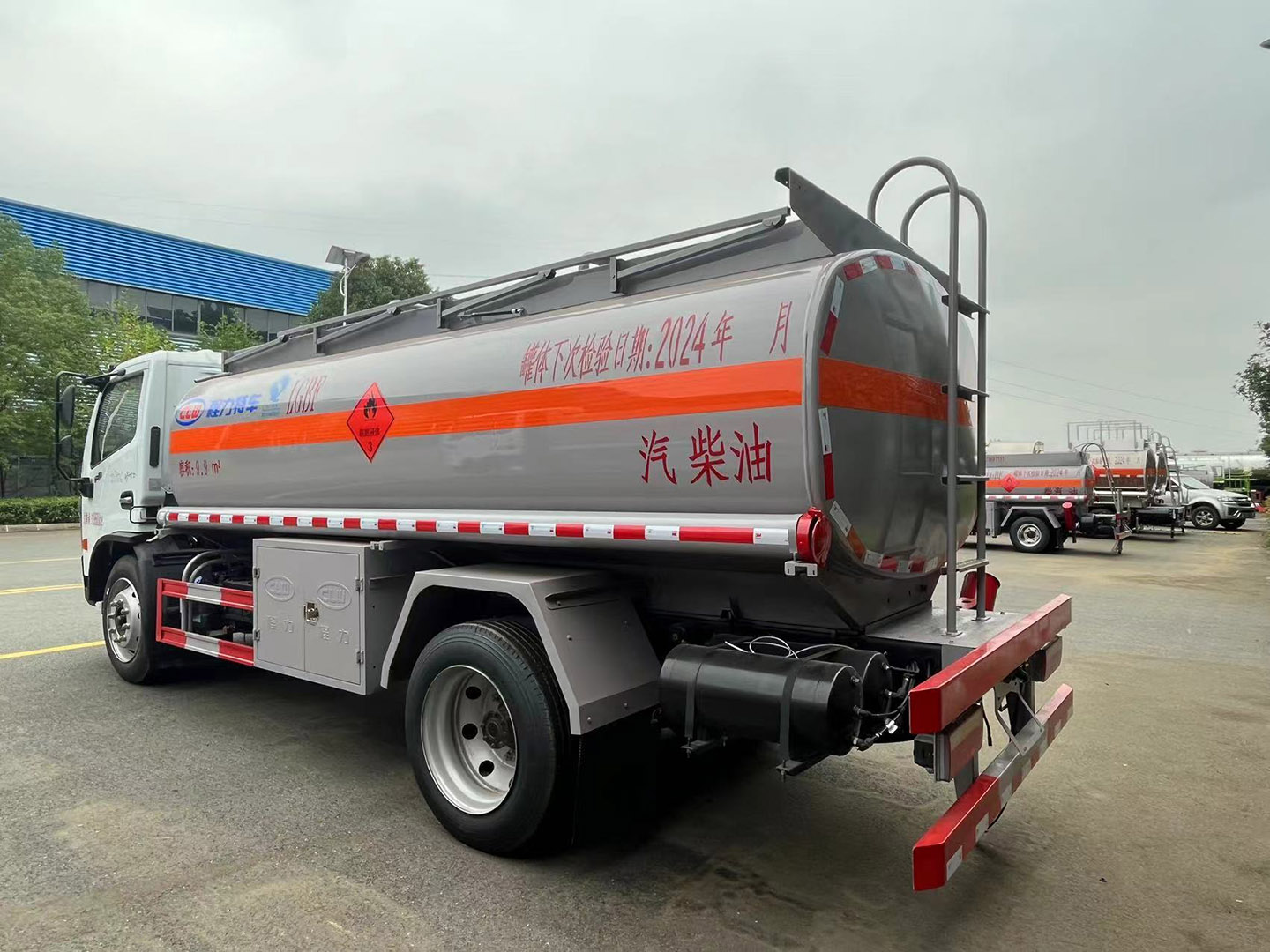 不朽情缘官网登录入口集团国六东风10立方运油车/加油车