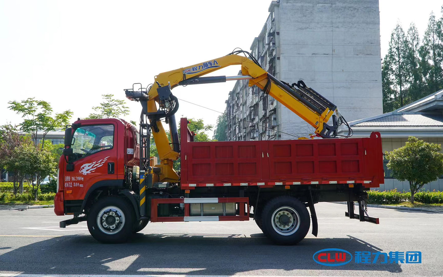 不朽情缘官网登录入口随车吊系列重汽王牌随车吊带抓斗