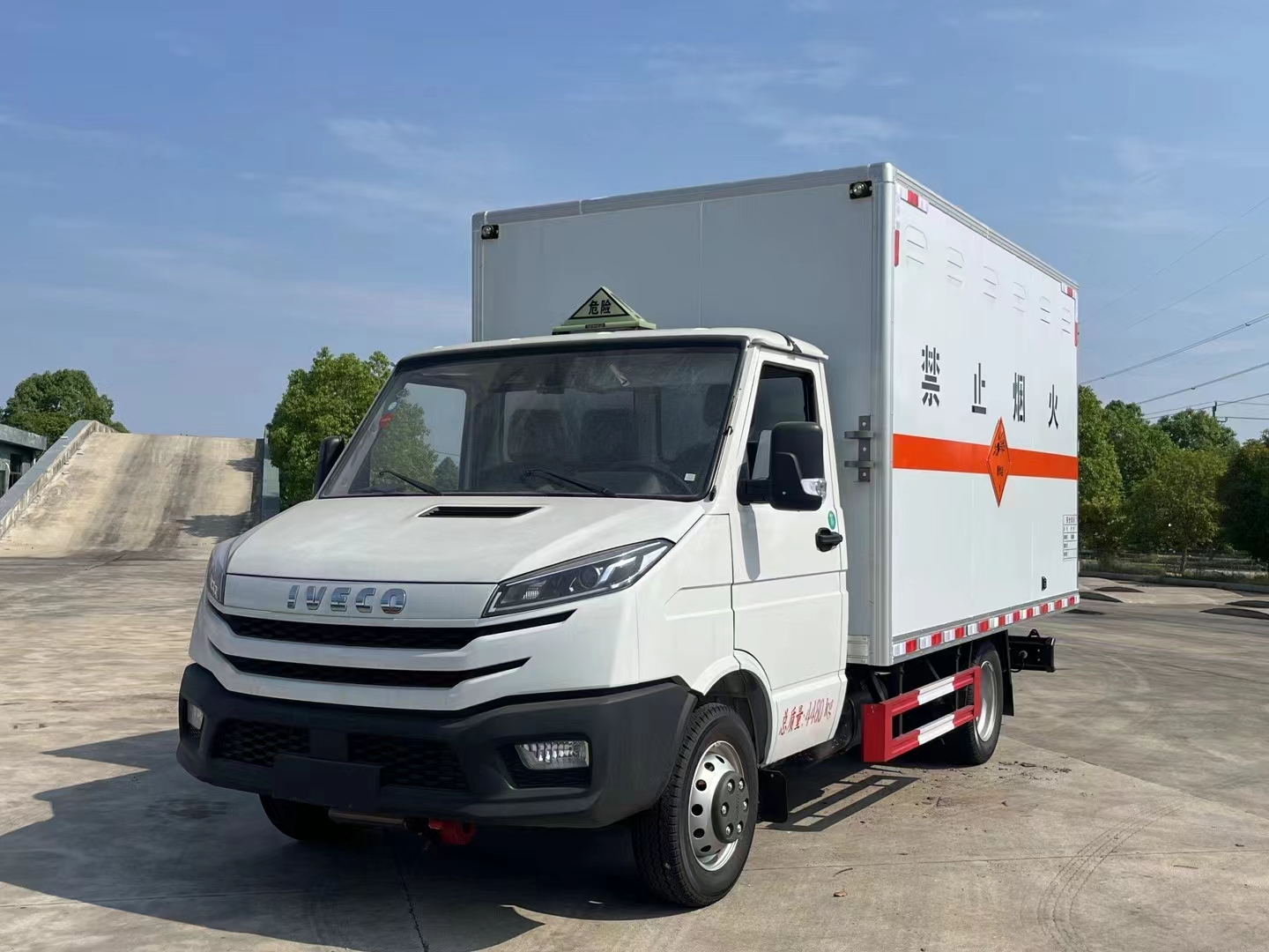 不朽情缘官网登录入口专用车系列依维柯爆破器材运输车