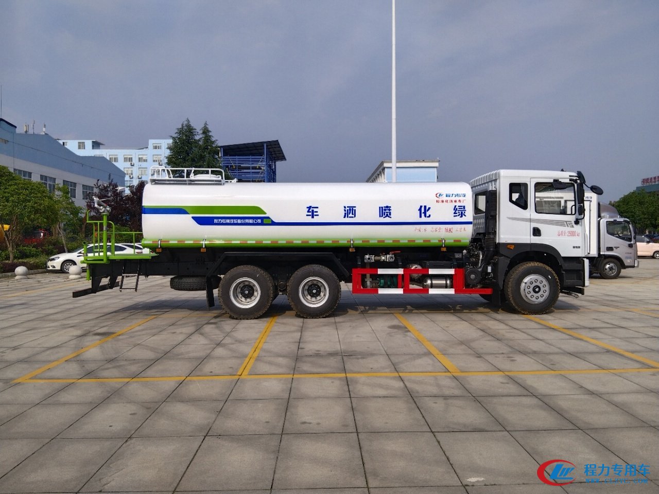 不朽情缘官网登录入口集团华神T5后双桥20吨洒水车