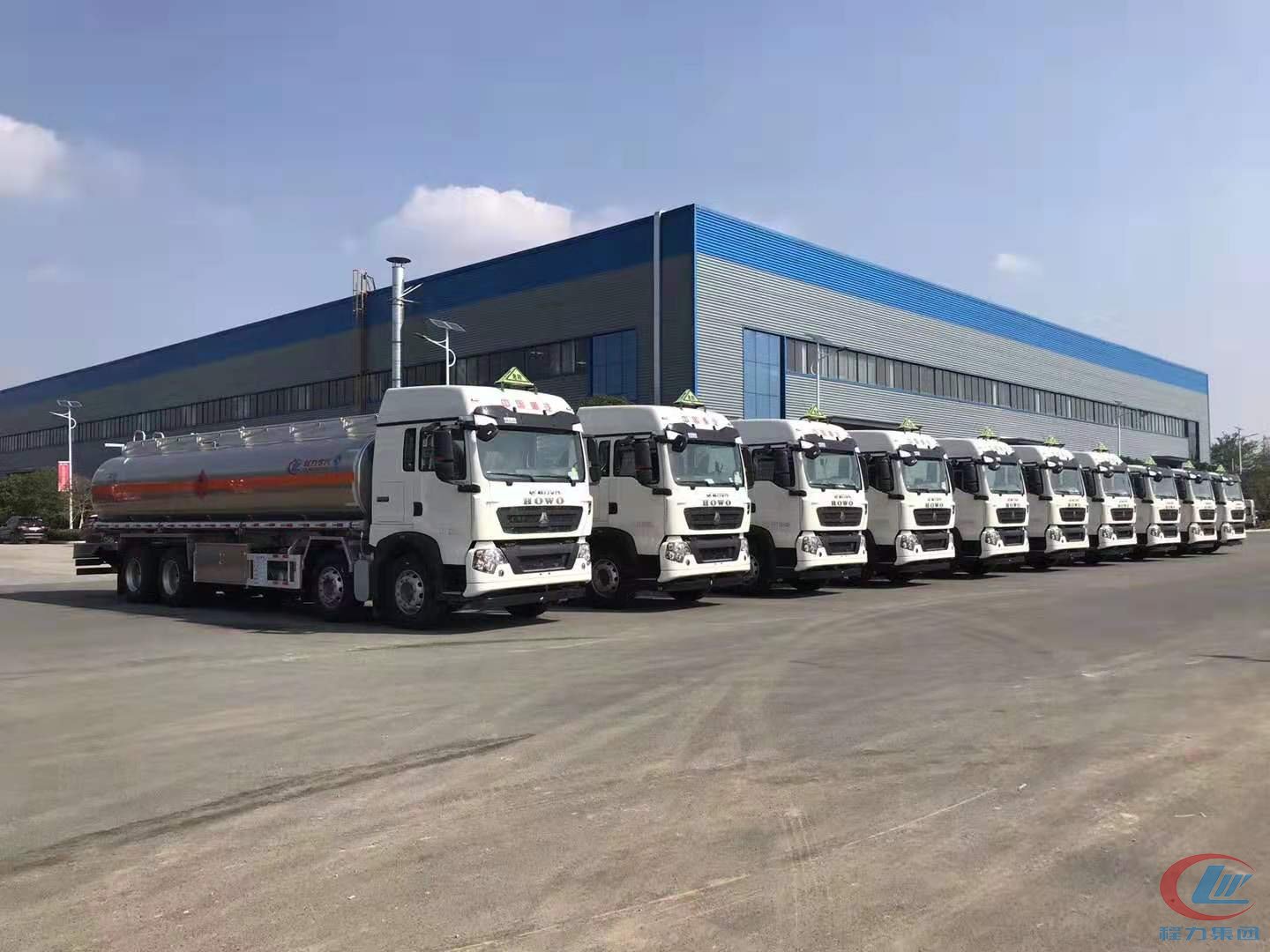 不朽情缘官网登录入口集团油罐车批量订单发车